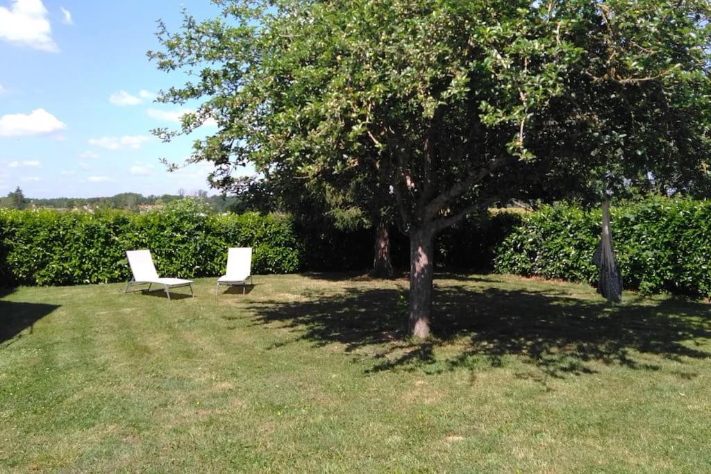 Grande Maison De Plain Pied Avec Jardin Arbore. Champignelles Bagian luar foto